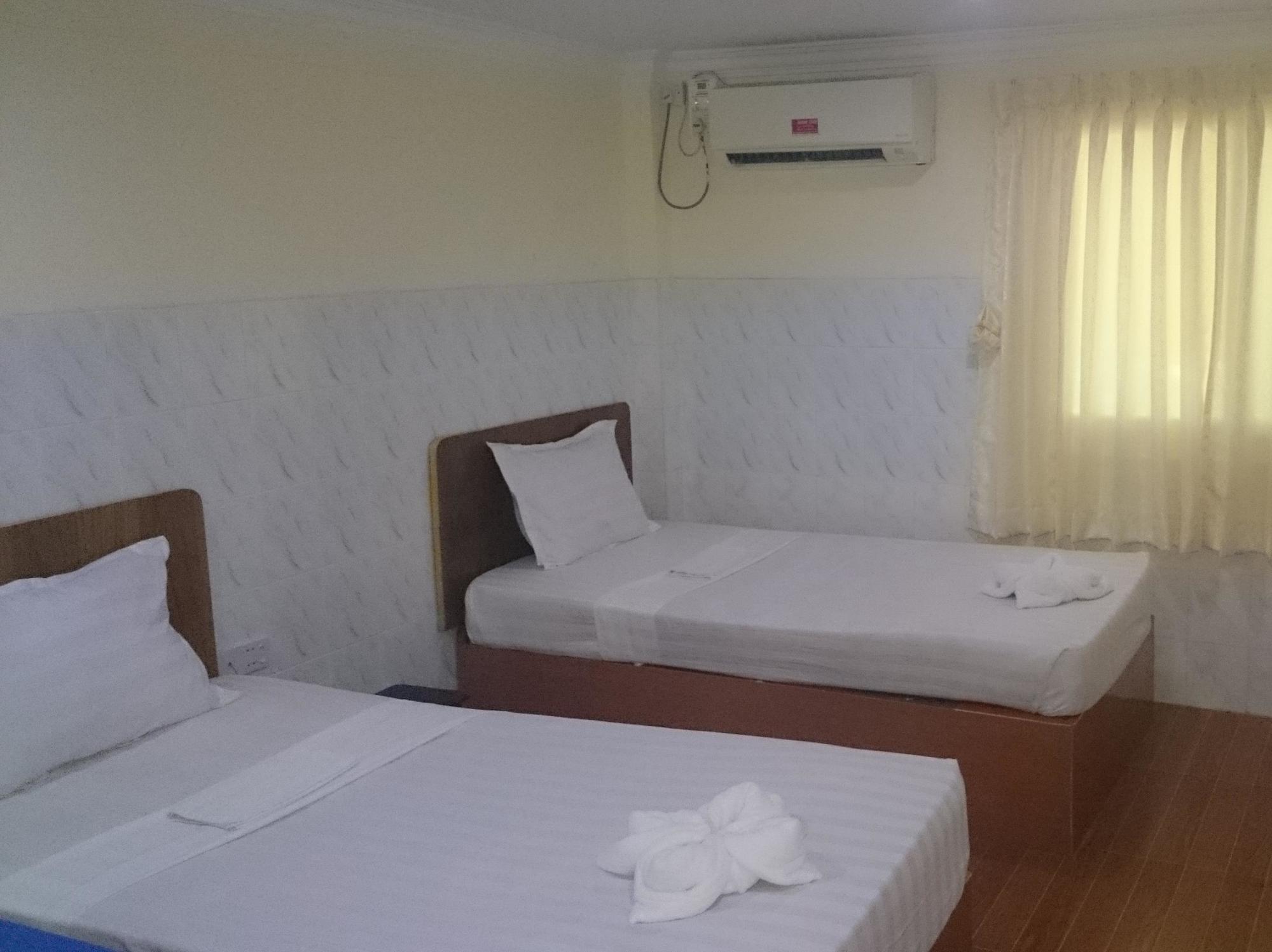 Silver Moon Hotel Yangon Luaran gambar