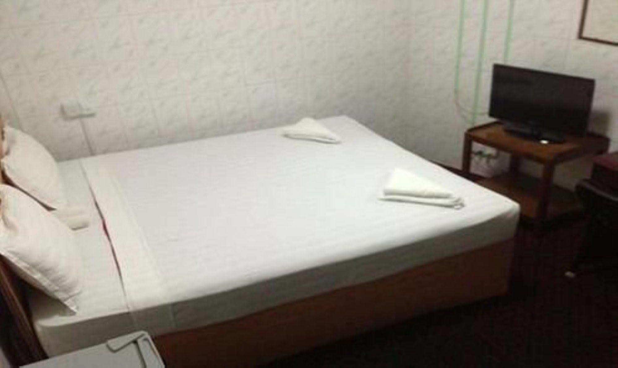 Silver Moon Hotel Yangon Luaran gambar